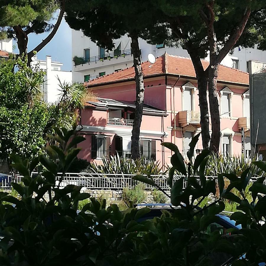Hotel La Bouganville Arma di Taggia Exteriér fotografie